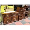 Image 1 : SOLID WOOD FRONT 5 PC BEDROOM FURNITURE SET