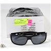 Image 1 : BOX OF CHROME STUDDED DESIGNER SUNGLASSES