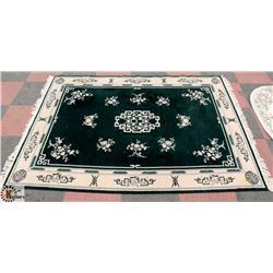 ESTATE 5'X8' AREA CARPET GREEN AND OFF WHITE AS IS