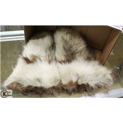 BOX W/MEN'S HANDMADE & LINED FUR MITTS -