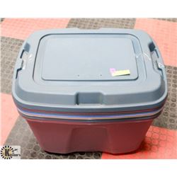 BUNDLE OF 4 STORAGE BINS WITH LIDS -74 L -
