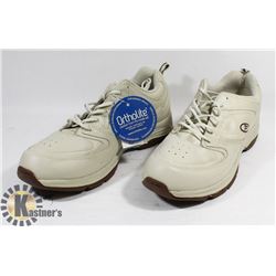 MENS WARNER SPORT WHITE SHOES SIZE 13.