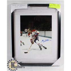 FRAMED GUY LAFLEUR AUTOGRAPH PHOTO.