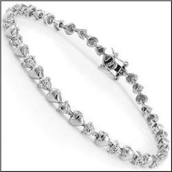 Plated Rhodium 0.28ctw Diamond Heart Bracelet