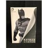 Image 1 : DC COLLECTIBLES BATMAN BLACK & WHITE BATMAN STATUE BY GARY FRANK