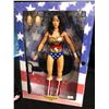 Image 2 : LIMITED EDITION WONDER WOMAN 1:6 SCALE DELUXE COLLECTOR FIGURE (DC DIRECT)