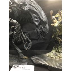 Aliens 1986 Model Display. Nice Graphics 27  L x 10: H . Makes a Really Nice Display