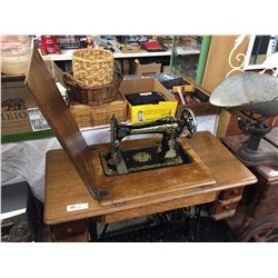 Vintage Antque Singer Sewing Machine on a Cast Iron Base with Wooden Table Top No Shipping