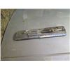 Image 2 : Ford F350 Super Duty White Truck Tail Gate