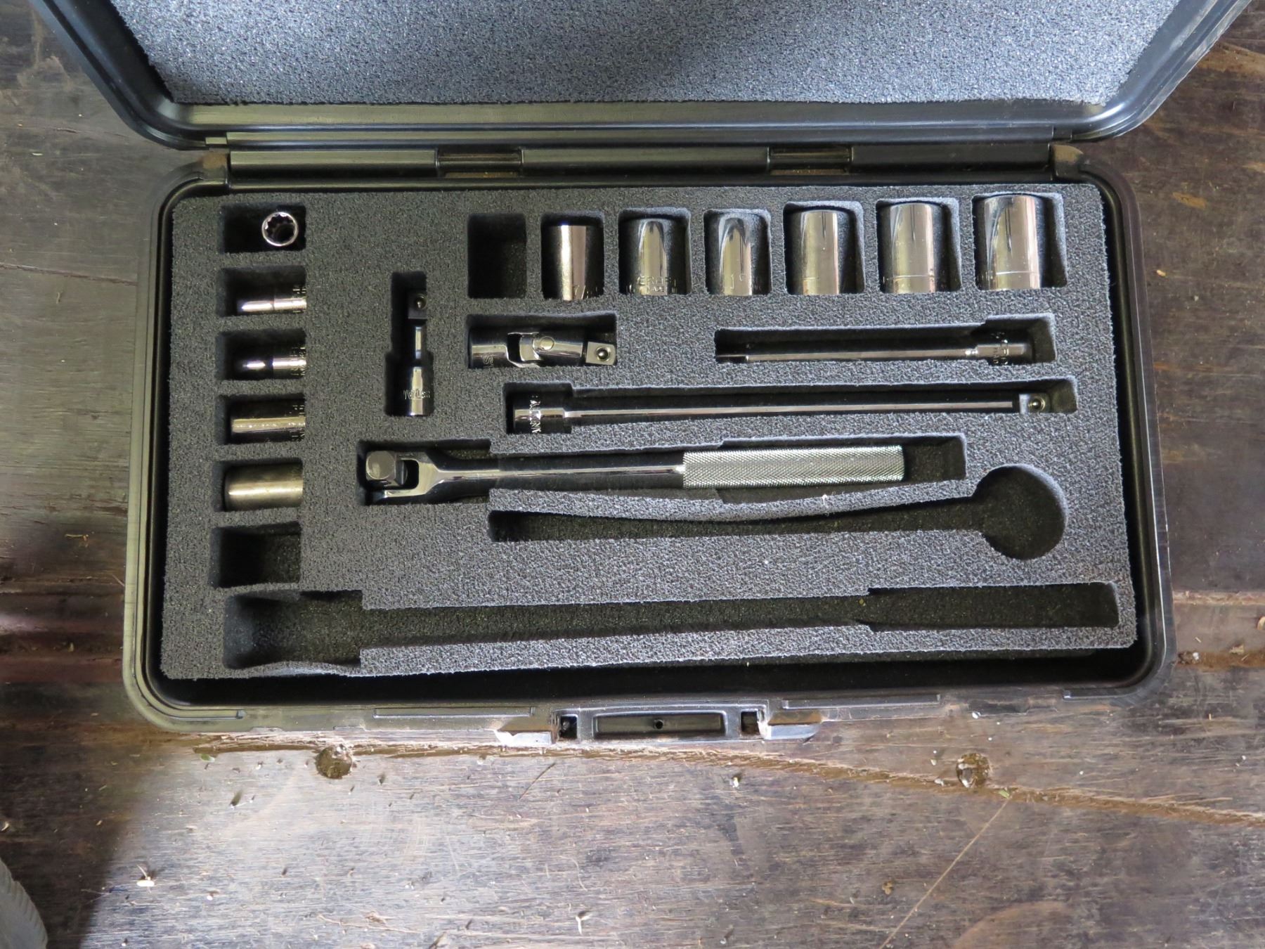 W Rachet Tool Set Case Qty 2 Hard Case Tool Sets - Rachet w/ Sockets Set & Crank Set