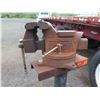 Image 2 : Alltrade Vise Clamp w/ Pipe Jaws on Tire Stand