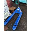 Image 1 : Pallet Jack (Non-Working, Needs Repair)