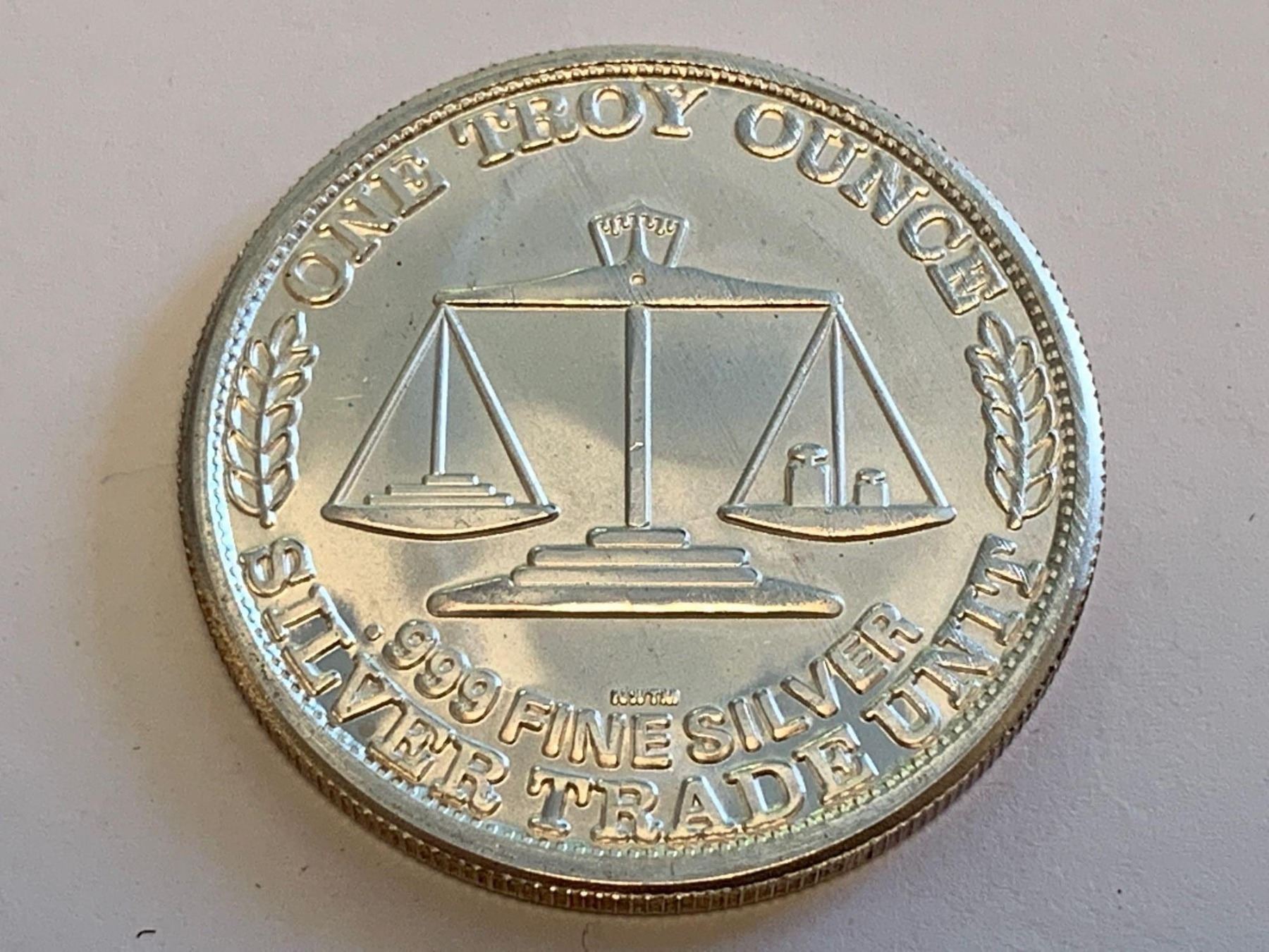 USA one troy ounce .999 Silver Round