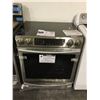 Image 1 : NEW Floor Model Electric Stainless Samsung Induction Range