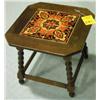 Image 1 : TILE TOP TABLE circa 1920