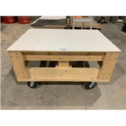 WOODEN MOBILE WORK BENCH