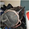 Image 2 : 2 TRIPODS AND 5 TOOL BAGS
