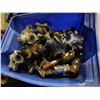Image 2 : 2 TUBS OF HIGH PRESSURE AIR LINE CONNECTORS