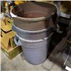 Image 1 : 3 GARBAGE CANS