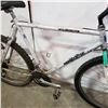 Image 2 : WHITE MONGOOSE BIKE