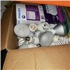Image 2 : 2 BOXES OF LIGHT BULBS