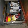 Image 1 : TOTE OF SHOP FLUIDS