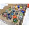 Image 2 : TRAY OF ART GLASS PAPERWEIGHTS