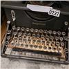 Image 2 : IMPERIAL TYPEWRITER