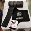 Image 1 : HYPERICE SHOULDER ICE PACK W/ EVERLAST MASSAGE ROLLER