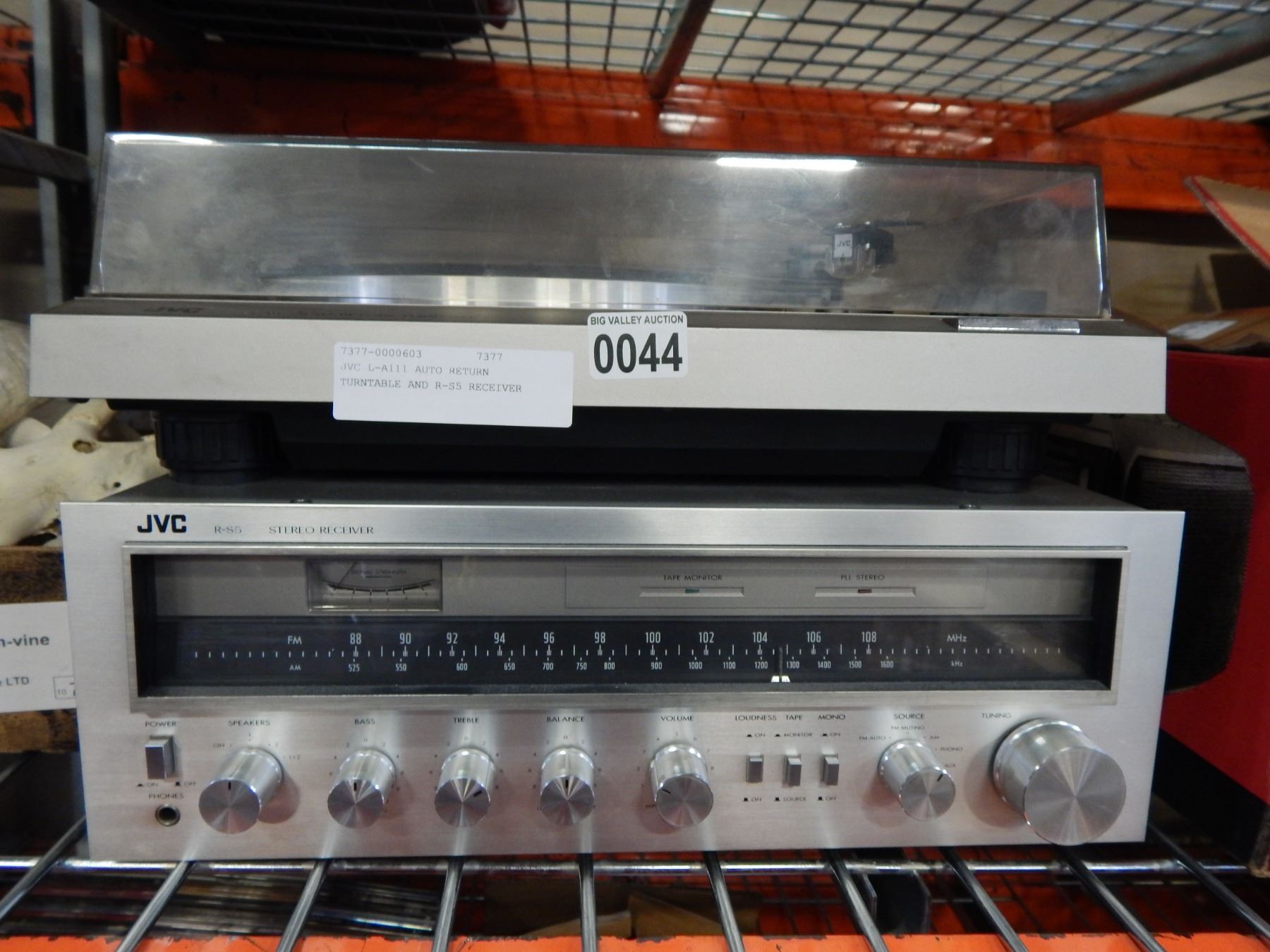 JVC L-A111 AUTO RETURN TURNTABLE AND R-S5 RECEIVER
