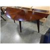 Image 2 : CASANA SOFA TABLE