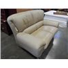 Image 3 : CREAM LEATHER LOVE SEAT