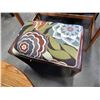 Image 2 : BENTWOOD VANITY BENCH