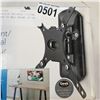 Image 3 : NEW OVERSTOCK INSIGNIA TILTING 13-32 INCH TV WALL MOUNT 40 LB CAPACITY