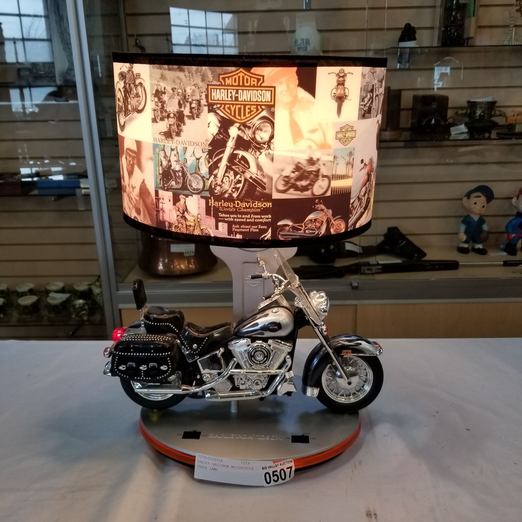 HARLEY DAVIDSON MOTORCYCLE TABLE LAMP