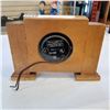 Image 6 : VINTAGE PLASTIC BAR GLOBE LAMP AND ELECTRIC CLOCK