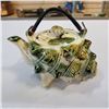 Image 2 : CONCH SHELL TEAPOT, CREAM AND SUGAR, AND 8 CUPS AND SAUCERS