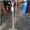 Image 2 : RETAIL CLOTHES RACK