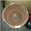 Image 2 : LARGE POTTERY PLANTER