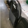 Image 2 : 3 FOLDING CHAIRS