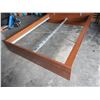 Image 2 : MODERN QUEENSIZE BED FRAMED