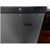 Image 2 : WHITE KENMORE MINI FRIDGE
