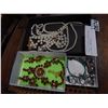 Image 2 : 3 TRAYS OF PEARL, RHINESTONE, AND OTHER JEWELLERY