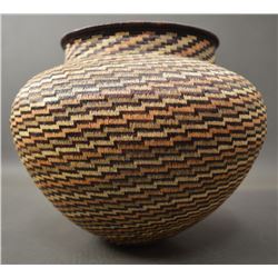 WOUNAAN RAIN FOREST BASKETRY OLLA (NILA MEMBACHE)