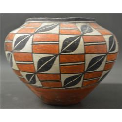 ACOMA INDIAN POTTERY OLLA