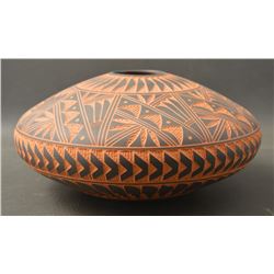 ACOMA INDIAN CERAMIC SEED JAR