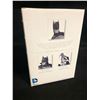 Image 2 : DC COLLECTIBLES BATMAN BLACK & WHITE BATMAN STATUE BY GARY FRANK