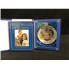 Image 2 : THE ROYAL WEDDING COMMEMORATIVE PLATE & BOOK