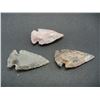 Image 2 : (3) ARROW-HEADS, AGE UNKOWN