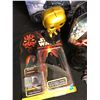 Image 2 : STAR WARS COLLECTIBLES LOT